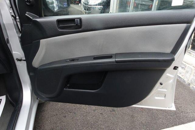 Photo of 2010 Magnetic Gray Nissan Sentra