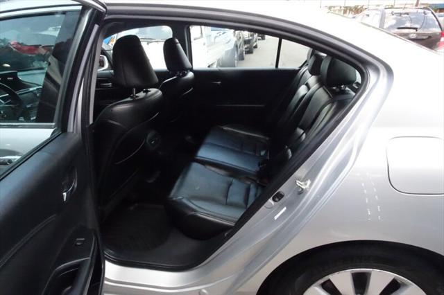Photo of 2014 Alabaster Silver Metallic Honda Accord