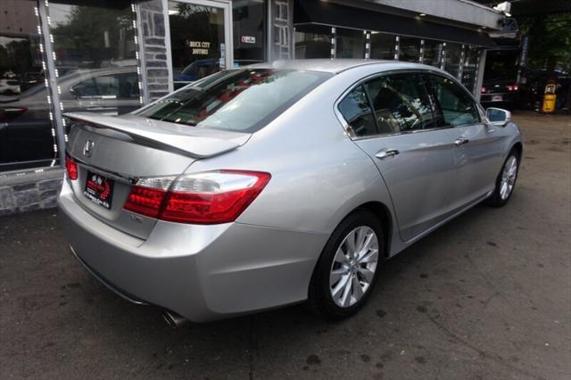 Photo of 2014 Alabaster Silver Metallic Honda Accord