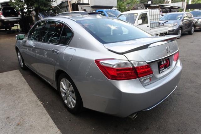 Photo of 2014 Alabaster Silver Metallic Honda Accord