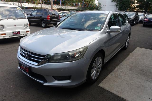 Photo of 2014 Alabaster Silver Metallic Honda Accord