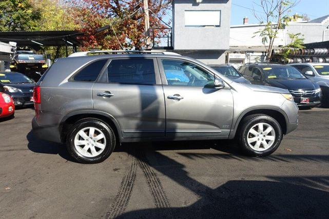 Photo of 2011 Gray Kia Sorento