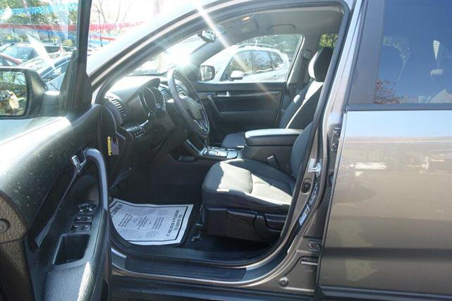 Photo of 2011 Gray Kia Sorento