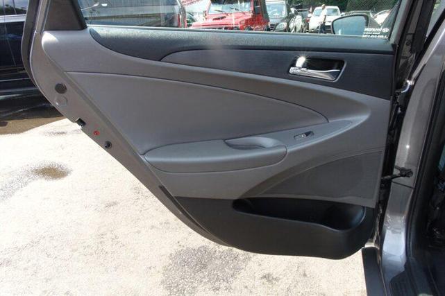 Photo of 2011 Harbor Gray Metallic Hyundai SONATA