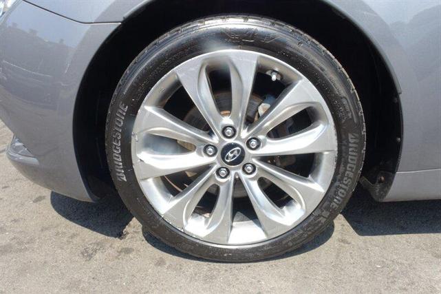 Photo of 2011 Harbor Gray Metallic Hyundai SONATA