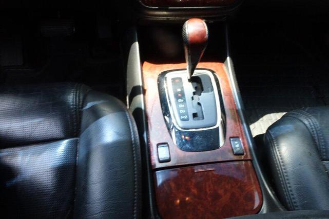 Photo of 2005 Silver Acura MDX