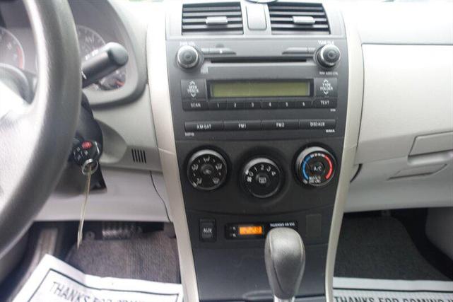 Photo of 2010 Magnetic Gray Metallic Toyota Corolla
