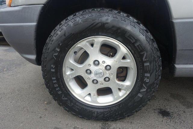 Photo of 2001 Silverstone Metallic Clearcoat Jeep Grand Cherokee
