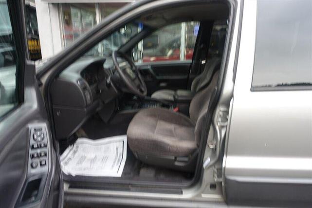 Photo of 2001 Silverstone Metallic Clearcoat Jeep Grand Cherokee