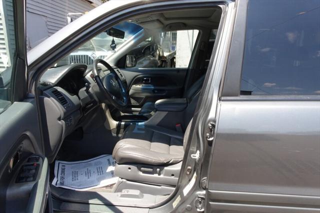 Photo of 2008 Nimbus Grey Metallic Honda Pilot