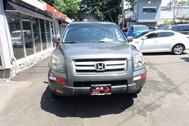 Photo of 2008 Nimbus Grey Metallic Honda Pilot