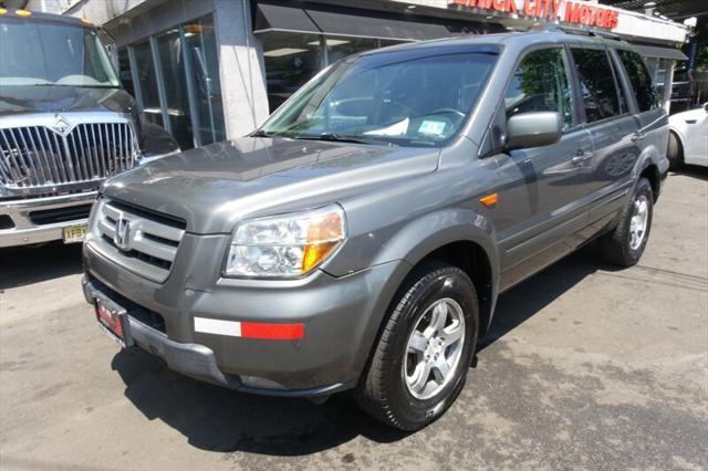 Photo of 2008 Nimbus Grey Metallic Honda Pilot