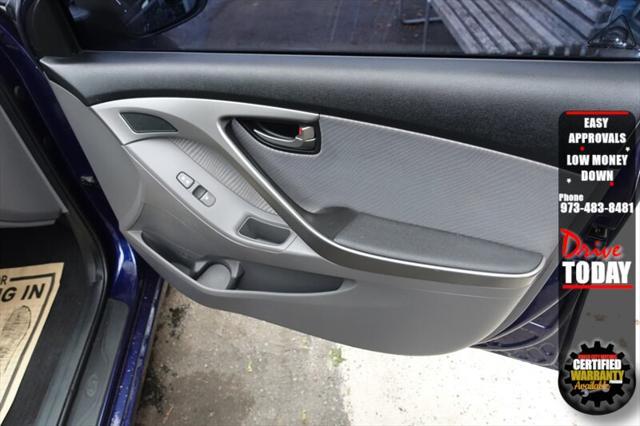 Photo of 2013 Blue Hyundai ELANTRA