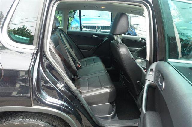 Photo of 2011 Deep Black Metallic Volkswagen Tiguan
