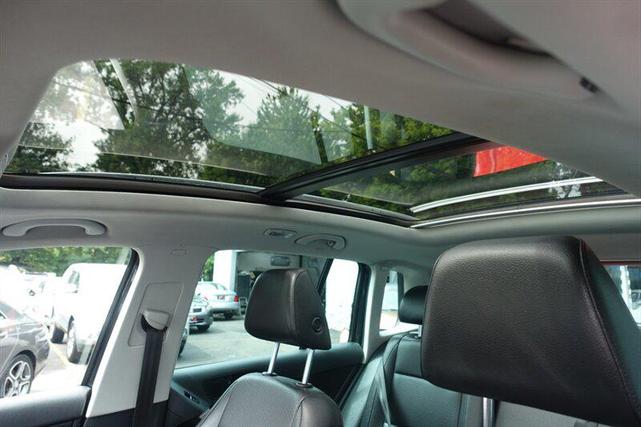 Photo of 2011 Deep Black Metallic Volkswagen Tiguan