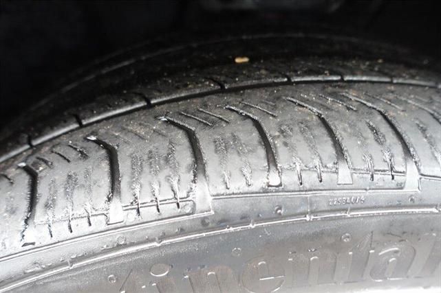 Photo of 2011 Deep Black Metallic Volkswagen Tiguan