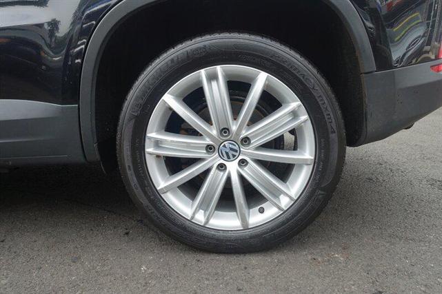 Photo of 2011 Deep Black Metallic Volkswagen Tiguan