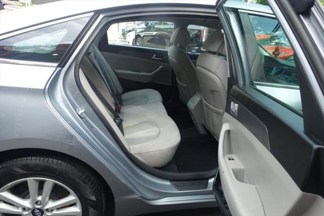 Photo of 2015 Shale Gray Metallic Hyundai SONATA