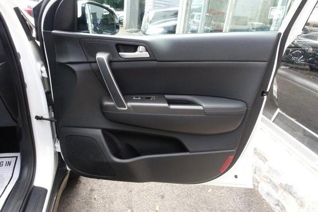 Photo of 2020 Snow White Pearl Kia Sportage