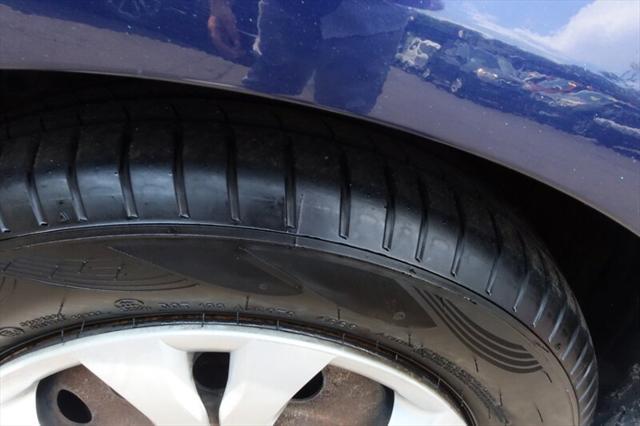 Photo of 2010 Blue Hyundai ELANTRA