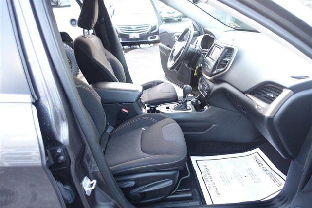 Photo of 2014 Red Jeep Patriot