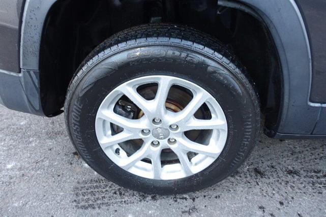 Photo of 2014 Red Jeep Patriot
