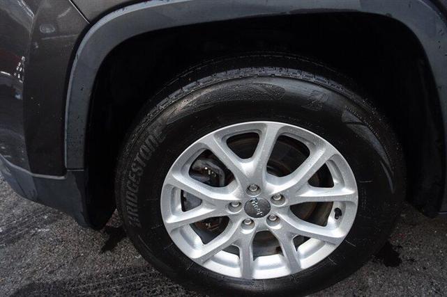 Photo of 2014 Red Jeep Patriot