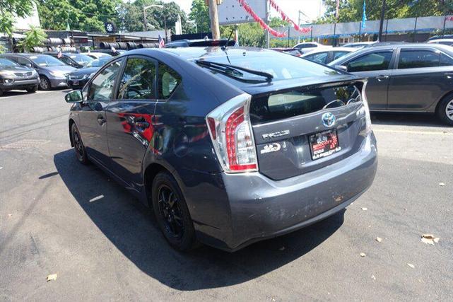 Photo of 2014 Gray Toyota Prius