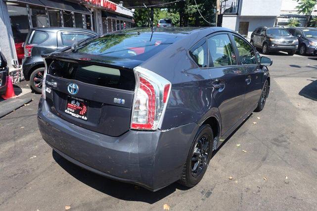 Photo of 2014 Gray Toyota Prius