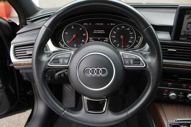 Photo of 2015 Phantom Black Pearl Audi A6