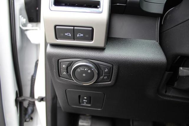 Photo of 2016 Oxford White Ford F-150