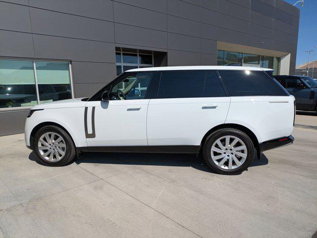 Photo of 2024 Fuji White Land Rover Range Rover