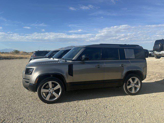 Photo of 2025 Silicon Silver Premium Metallic Land Rover Defender