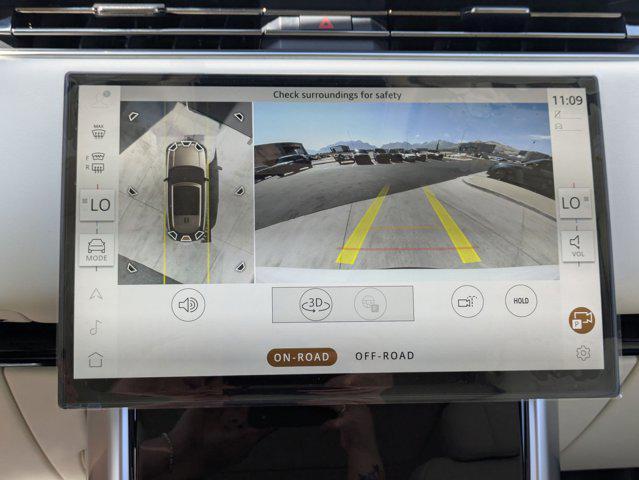 Photo of 2025 Fuji White Land Rover Range Rover