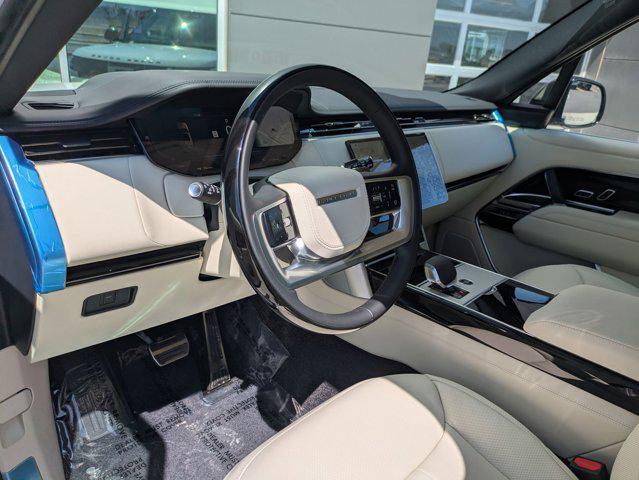 Photo of 2025 Fuji White Land Rover Range Rover