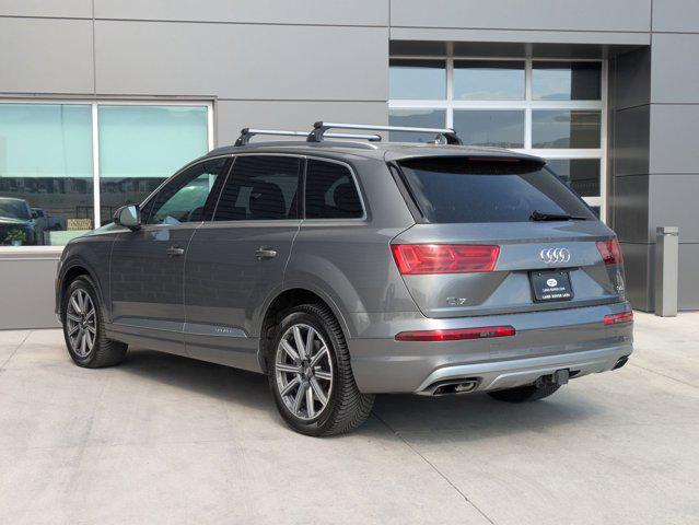 Photo of 2018 Graphite Gray Metallic Audi Q7