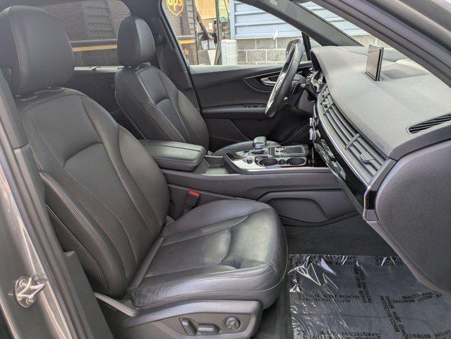 Photo of 2018 Graphite Gray Metallic Audi Q7