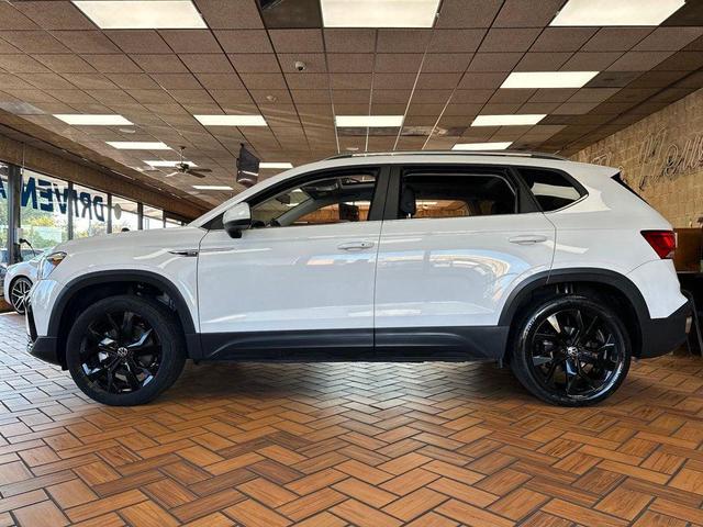 Photo of 2022 Pure White Volkswagen Taos