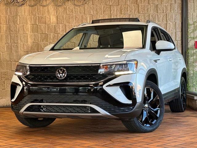 Photo of 2022 Pure White Volkswagen Taos