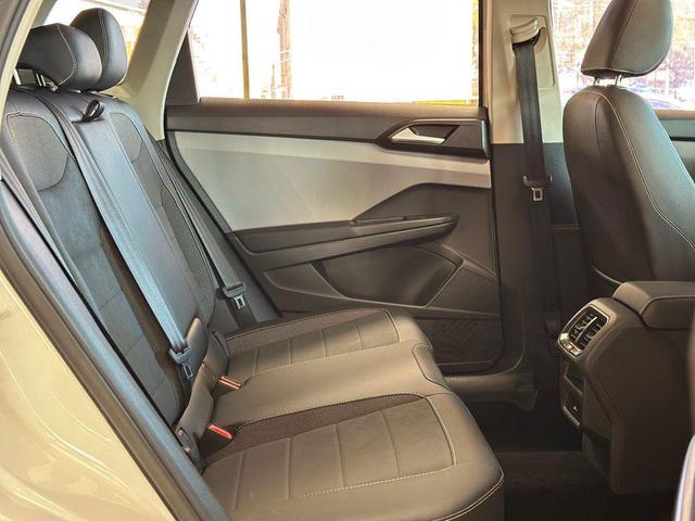 Photo of 2022 Pure White Volkswagen Taos