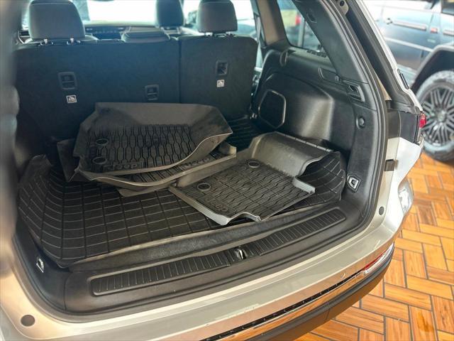 Photo of 2024 Silver Zynith Jeep Grand Cherokee 4xe