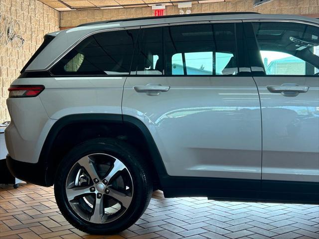Photo of 2024 Silver Zynith Jeep Grand Cherokee 4xe