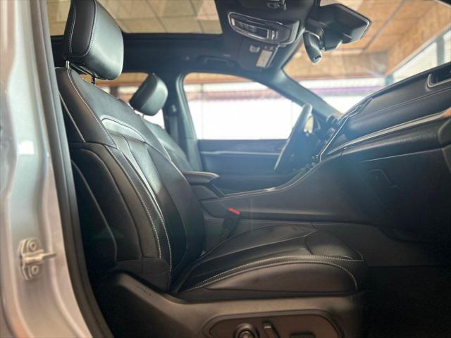 Photo of 2024 Silver Zynith Jeep Grand Cherokee 4xe
