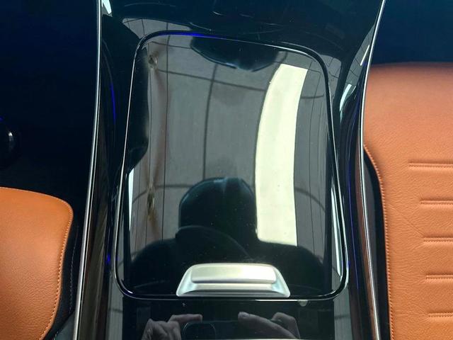 Photo of 2023 MANUFAKTUR Moonlight White Metallic Mercedes-Benz AMG C 43