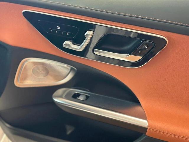 Photo of 2023 MANUFAKTUR Moonlight White Metallic Mercedes-Benz AMG C 43