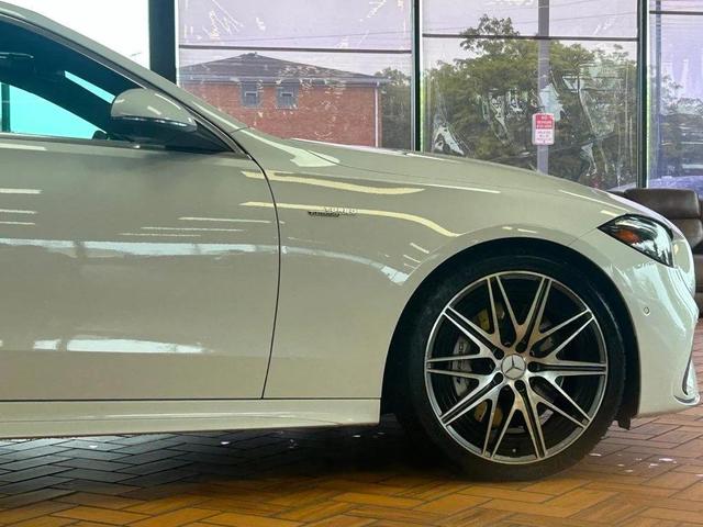 Photo of 2023 MANUFAKTUR Moonlight White Metallic Mercedes-Benz AMG C 43