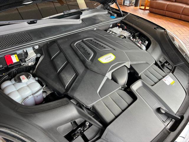 Photo of 2022 Moonlight Blue Metallic Porsche Cayenne E-Hybrid