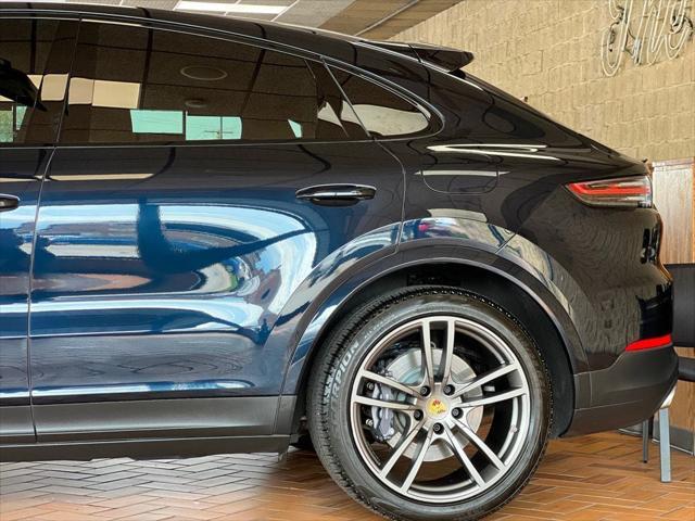 Photo of 2022 Moonlight Blue Metallic Porsche Cayenne E-Hybrid