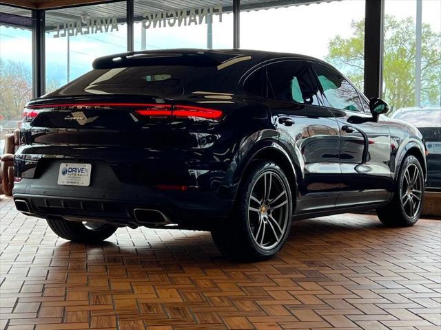 Photo of 2022 Moonlight Blue Metallic Porsche Cayenne E-Hybrid