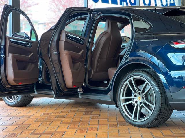 Photo of 2022 Moonlight Blue Metallic Porsche Cayenne E-Hybrid